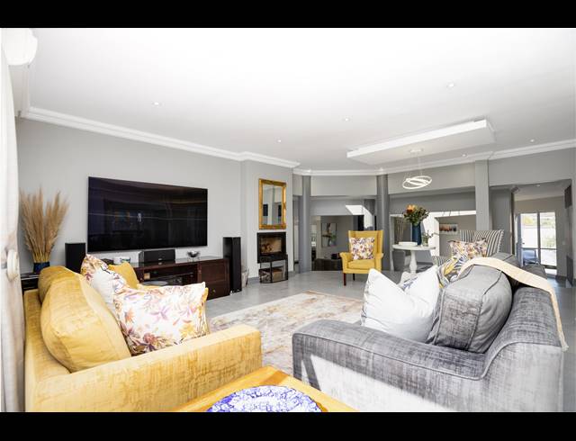 7 BEDROOM HOUSE FOR SALE IN DAINFERN GOLF ESTATE